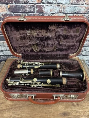 Clarinete de madera Evette & Schaeffer by Buffet Crampon París Francia vendido con estuche Foto 1 de 4