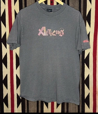 Camisa Atticus De Colección Para Hombre Grande Manga Corta Cuervo Blink 182 Y2K Envejecida Foto 1 de 4