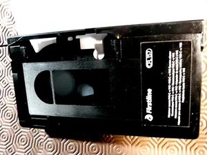 ADAPTATEUR CASSETTE CAMESCOPE VHS-C POUR MAGNETOSCOPE VHS K7 VIDEO Firstline - Foto 1 di 4