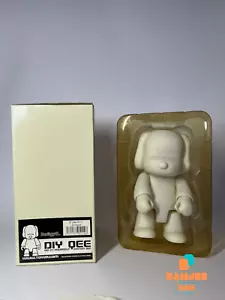 Qee Custom DIY Do it Yourself Glow in the Dark Toy2r DoggyQ - Imagen 1 de 1