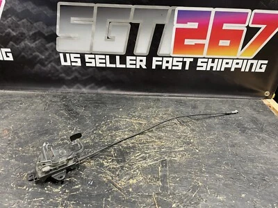 Trava de trava de capô 2010-2012 Hyundai Genesis Coupe fabricante de equipamento original + cabo usado - Imagem 1 de 4