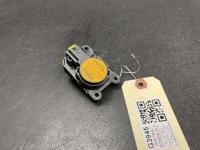 A/C Heater Flap Door Actuator 2020 GMC Acadia 84018409 2017 2018 2019 2021 -2023 - Image 1 of 4