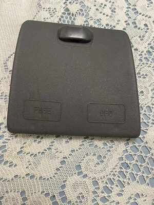 Cubierta de puerta de caja de fusibles compatible con KIA RIO e10-38/196754 2006 2007 2008 2009 2010 2011 Foto 1 de 3