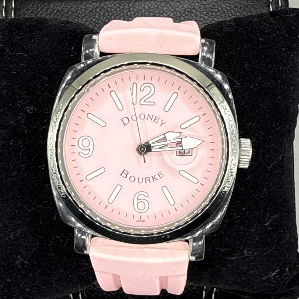Estojo de acrílico transparente feminino Dooney e Bourke 43 mm com mostrador rosa e branco #0175 - Imagem 1 de 4