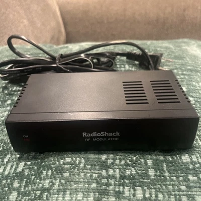 RF Modulator Audio Video Powered Switch Box RCA Coax RadioShack Model 15-1214 - Image 1 of 4