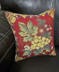 Needlepoint Burgunderrot Trauben/Blumen Samt Rücken Akzent Kissen 12"× 12" - Bild 1 von 8