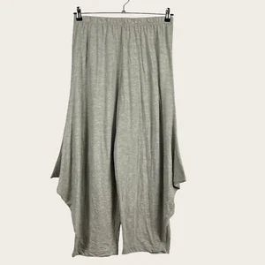 Bryn Walker Size SMALL Hamish Gray Mini Stripe Angled Cut Leg Crop Knit Pants - Picture 1 of 7