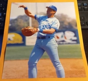 Kansas City Royals George Brett Glossy 8x10 Color Photo - Picture 1 of 2