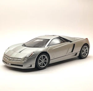 Coche deportivo Hot Wheels Cadillac Cien en plata, extremadamente raro, embalaje original, 1:18, D054 - Imagen 1 de 10