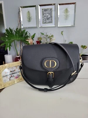 Bolso Christian Dior Bobby con solapa piel de becerro granulada negra natural  Foto 1 de 4