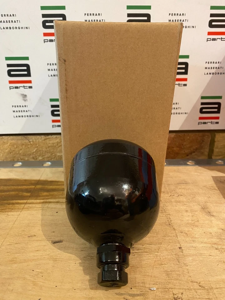 Tanque acumulador Aston Martin Vanquish ASM 4R12-41-10718 Foto 1 de 1