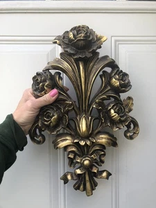 Vintage goldfarbene Wandrelief Blumenstrauß viktorianischer Stil schweres Harz 10 x 15 Zoll - Bild 1 von 12