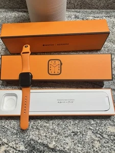 Apple Watch Series 8 Hermès - 41mm Black Stainless Steel (GPS + Cellular) - Photo 1 sur 5