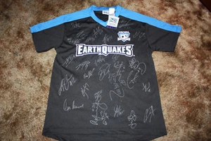 SAN JOSE EARTHQUAKES MLS SIGNED 2011 SOCCER JERSEY - Picture 1 of 3