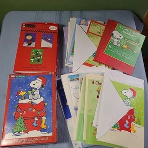 56 tarjetas de Navidad Hallmark Peanuts Charlie Brown & Gang con sobres  - Imagen 1 de 3