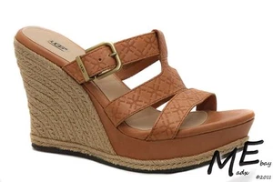 New UGG Australia Hedy Emboss Wedge Women Leather Sandals Size 10 - Picture 1 of 4