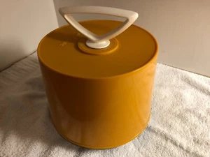 Vintage 70's Disk-Go-Case 45-RPM Vinyl Record Holder Carrier Butterscotch - RARE - Picture 1 of 11