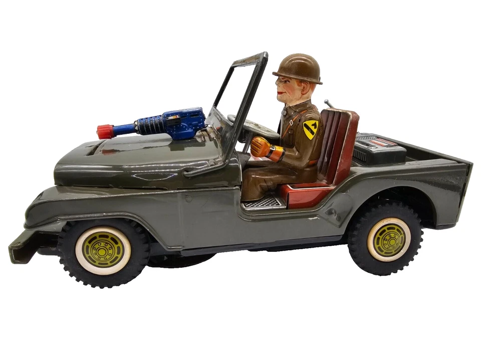 1st Div. Korea vs US Army Patrol Tin Jeep Battery Operated BY T.N Japan c1950s - Image 1 of 4