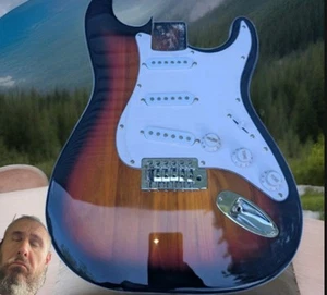 Loaded Sunburst Strat Style Body - White PG Unplayed - Just add a Neck! Ftp Win - Bild 1 von 12
