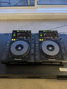 2x Pioneer CDJ 900 (PAIR) - Good Condition - Picture 1 of 9