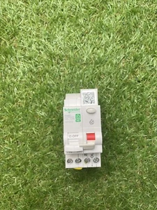 Resi9 XE - Lichtbogenwarner - 1P + N - 10A - C-Kurve - steckbar R9ETC610 - Bild 1 von 4