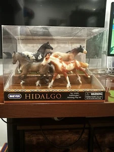 BREYER 2004 #10304 BLOCKBUSTER COLECCIÓN HIDALGO STABLEMATES CONJUNTO COMPLETO NUEVO EN CAJA - Imagen 1 de 4