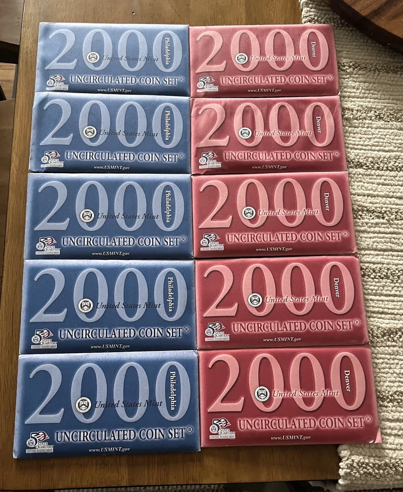 Lot of 5 2000 Mint Sets - Image 1 of 1