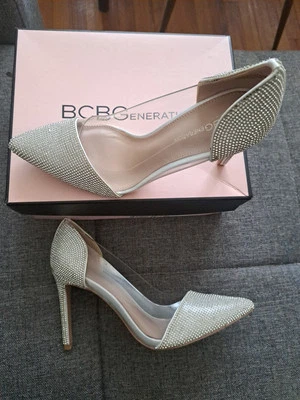 NUEVO BCBG GENERATION Tacones Diamantes de Imitación Talla 8.5 ZAPATOS BOMBAS LANIA 2 Foto 1 de 4