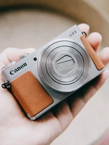 Canon PowerShot G9X Digital Camera 20.1 MP w/3X Optical Zoom English - Picture 1 of 12