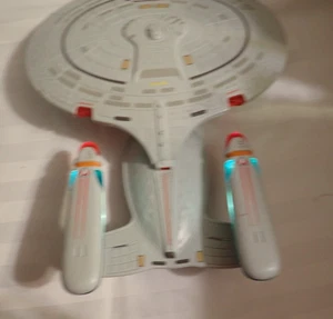 Star Trek Next Generation Playmates Enterprise D Starship NCC-1701-D 1992 Works - Picture 1 of 6