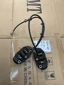 05-08 Pinzas de freno delanteras Suzuki GSXR1000 06-09 GSXR600 750 OEM con líneas Galfer - Imagen 1 de 9