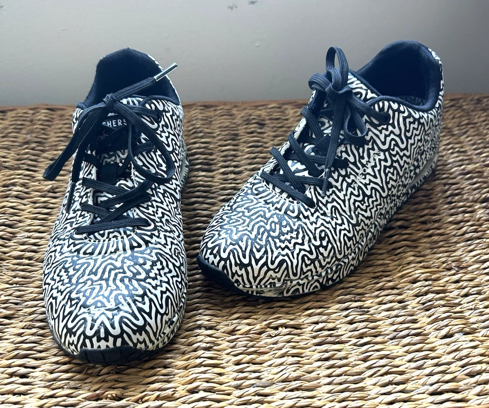 Jen Stark: Zapatilla deportiva de goteo Uno-Infinite Skechers talla 6,5 Streetwear arte mural Foto 1 de 4
