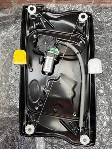 GENUINE LAND ROVER FREELANDER 2 FRONT DRIVERS ELECTRIC WINDOW REGULATOR LR060134 - Picture 1 of 4