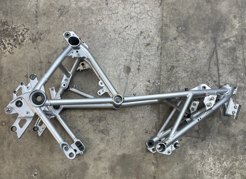 BMW R1200RT 2014 A 2018 CUADRO PARTE # 46519444975 Foto 1 de 4