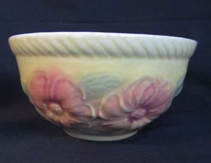 VINTAGE HULL POTTERY SUNGLOW PINK FLOWERS 6" MIXING BOWL - Picture 1 of 5