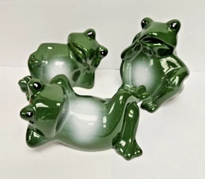 3er Set Keramik Gartenfrösche, Garten Hof Deko, Frosch Figur Regal Sitzer - Bild 1 von 7