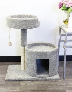 PRESTIGE CARPETED CAT HOUSE W/BED-FREE SHIPPING IN THE U.S. - Picture 1 of 5