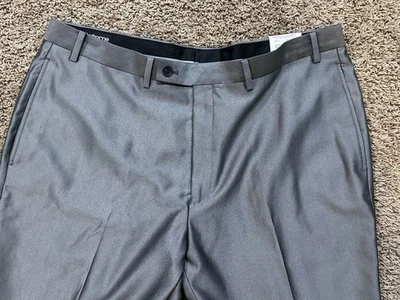 Pantalones de vestir Claiborne calce regular gris plata nuevos con etiquetas 38x30. Precio de venta sugerido por el fabricante $120 Foto 1 de 4