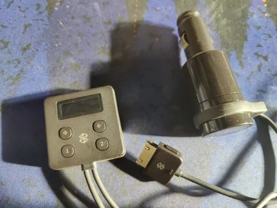 Автомобильный комплект Microsoft Zune — зарядное устройство, FM-передатчик - Изображение 1 из 3