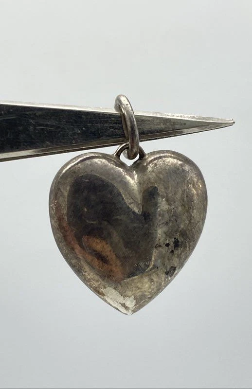 Colgante Tiffany & Co. de plata de ley con dije de corazón hinchado de 3/4" 3,4 g Foto 1 de 4