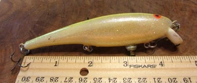 Norman R.I.P.'n Ric Sparkle Yellow and White No Rattle Jerkbait Crankbait Lure - Image 1 of 4