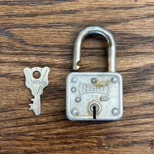 Vintage Master Lock No. 55 Padlock w Key Milwaukee Wisconsin WORKS Made in USA - Picture 1 of 6