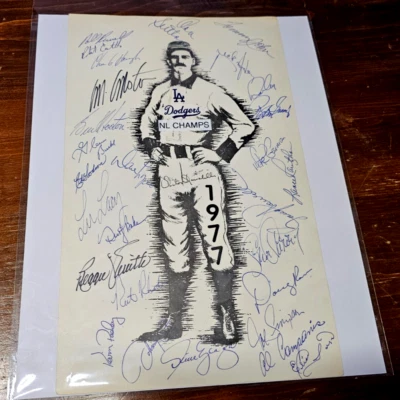 LA Dodgers 1977 NL Champs Team signed 8.5 x 14 (29 Autographs/Gen.Mgr.) - Image 1 of 3