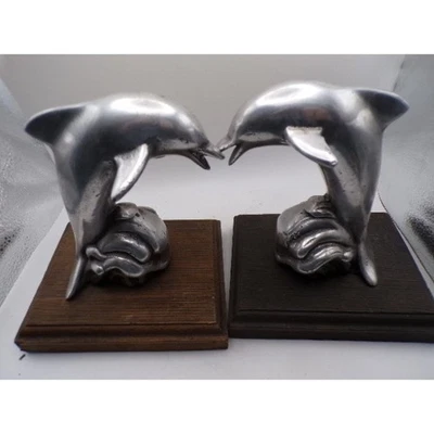 Par de sujetalibros vintage de metal delfines náuticos océano base de madera decoración del hogar 7"x7" Foto 1 de 2