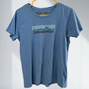 patagonia logo t-shirt blue organic cotton fair trade medium men’s short sleeve - Picture 1 of 4