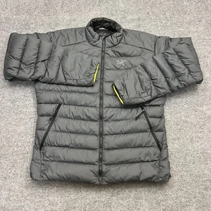 Chaqueta acolchada Arcteryx para hombre relleno de plumón de ganso cremallera completa gris cuello falso bolsillos con cremallera - Imagen 1 de 8