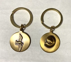 2 pc.BRASS KEYRING FOB set- INGA- ROUND shape -SEAGULL, SHELL DESIGNS-nautical - Picture 1 of 2