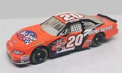 动作 #20 Old Spice Home Depot Mbna 2002 庞蒂亚克 GrandAm Prix 1:64 黑色 0 范围 — 第 1/4 张图片