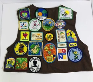 Chaleco Brownie Girl Scout Años 90 De Colección - Kickapoo - Insignias/Parches/Alfileres - Envío Rápido - Imagen 1 de 8