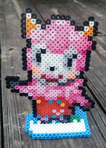 Reese mit ACNH Ständer Animal Crossing New Horizons Pixel Kunst Perler Kunst - Bild 1 von 12